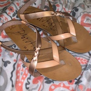 Women’s blowfish sandals